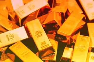 火爆！一个多月大涨近30%券商也为它“吵起来”了！基民要追吗？
